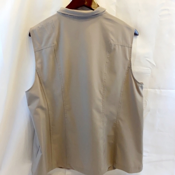 Additions by Chico's Taupe Tan Zip Up Vest  Women's Size 8 Pockets Neutral EUC - Picture 2 of 6